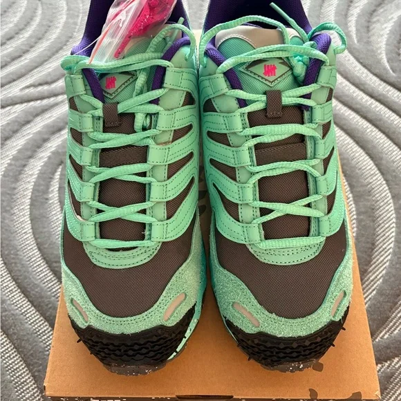 Nike Air Humara Turquoise and Black Sneakers - Picture 3 of 6